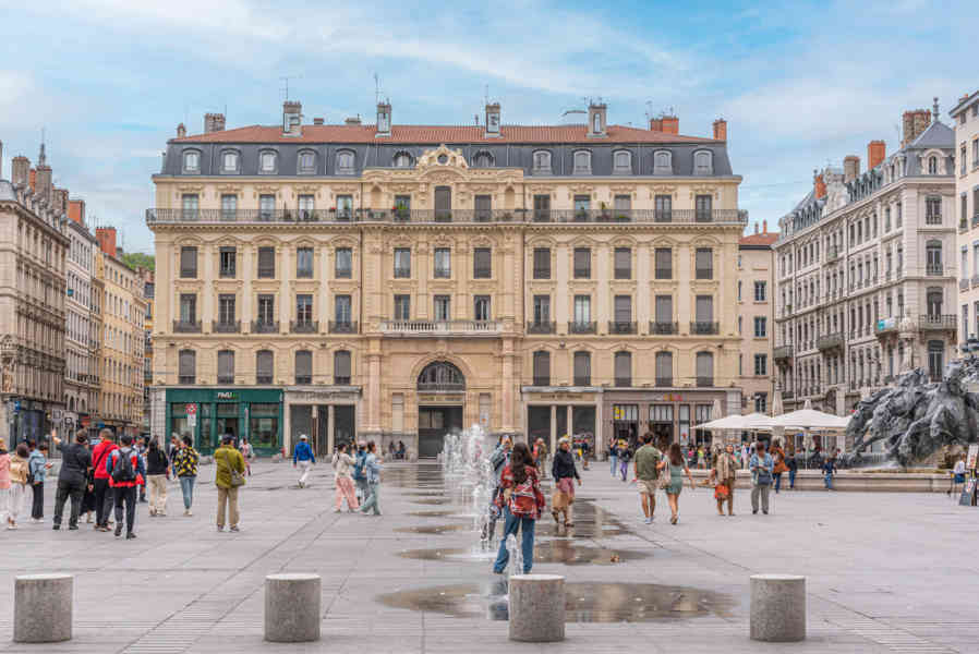 Francia - Lyon 008 - plaza Des Terreaux.jpg